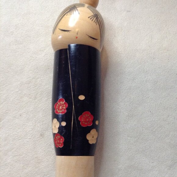 VTG Japanese Kokeshi Doll; "Geshia"; Dento, signed, wood turned; Collectible - Picture 1 of 5